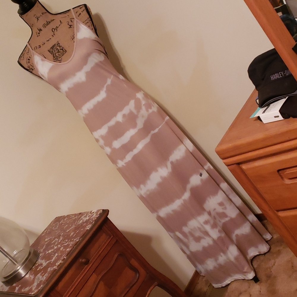Super sexy flirty form fitting maxi dress.